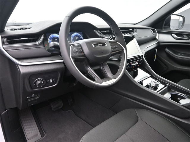 new 2025 Jeep Grand Cherokee L car, priced at $42,525