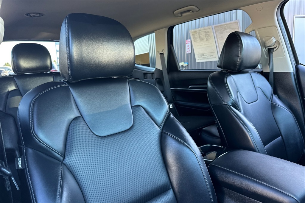 used 2023 Kia Telluride car, priced at $34,904