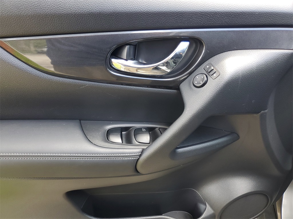 used 2019 Nissan Rogue car, priced at $15,695