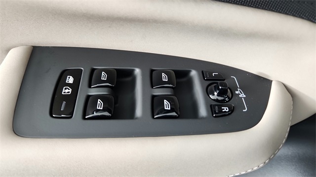 new 2026 Volvo XC90 Plug-In Hybrid car, priced at $81,875