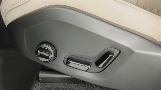 new 2026 Volvo XC90 Plug-In Hybrid car, priced at $81,875