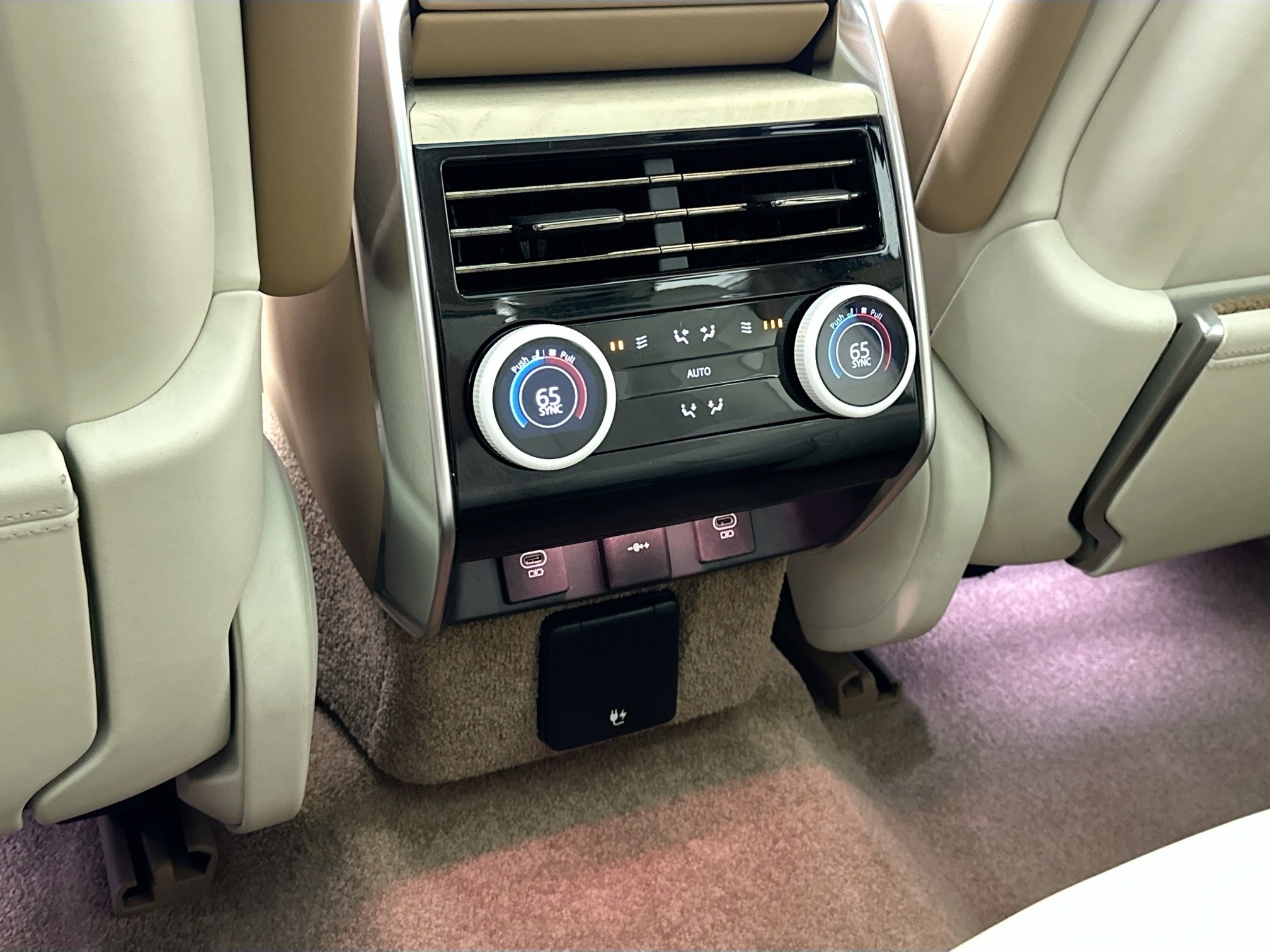 used 2023 Land Rover Range Rover car, priced at $159,999