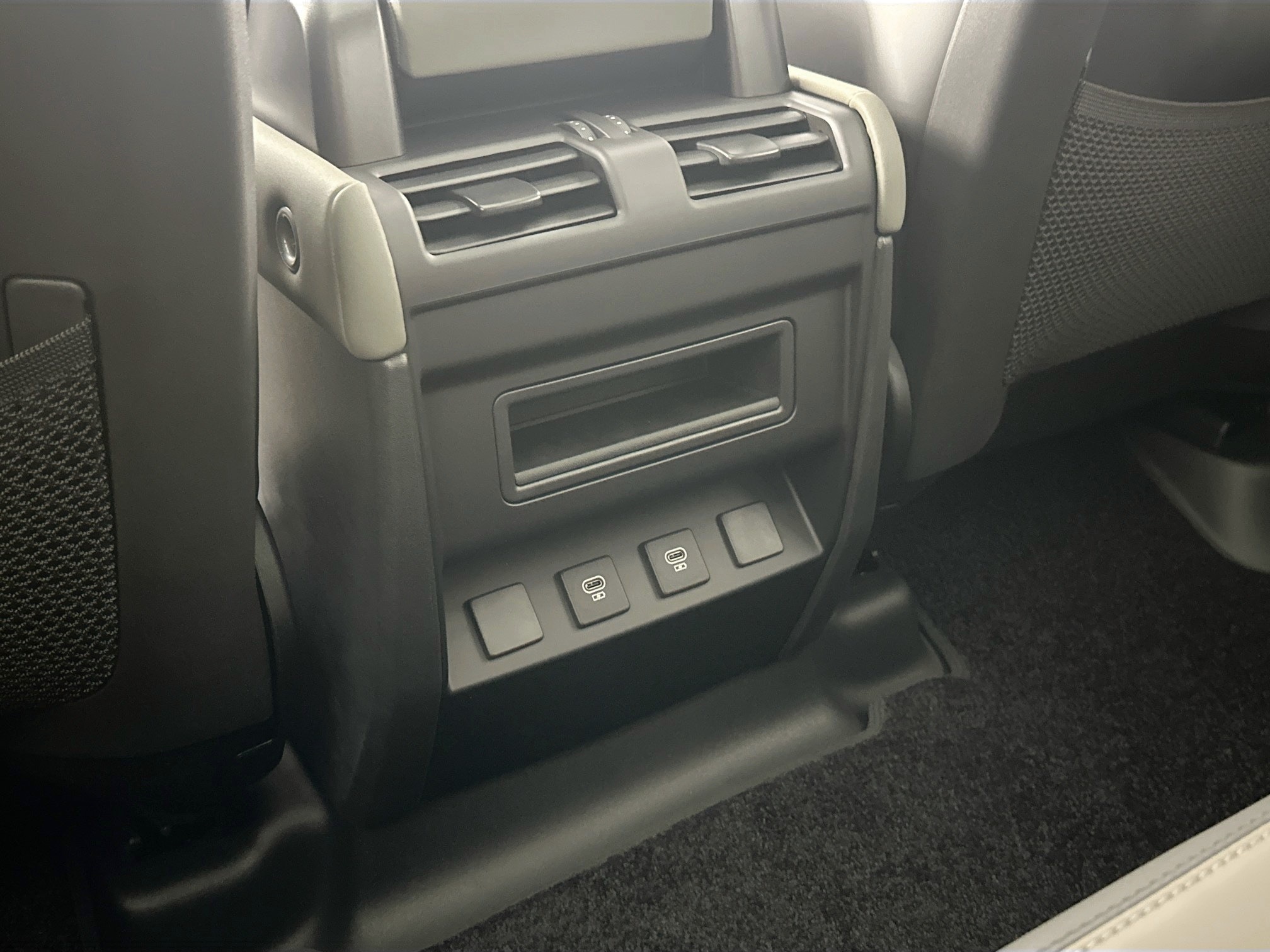new 2025 Land Rover Defender 110 car, priced at $82,133