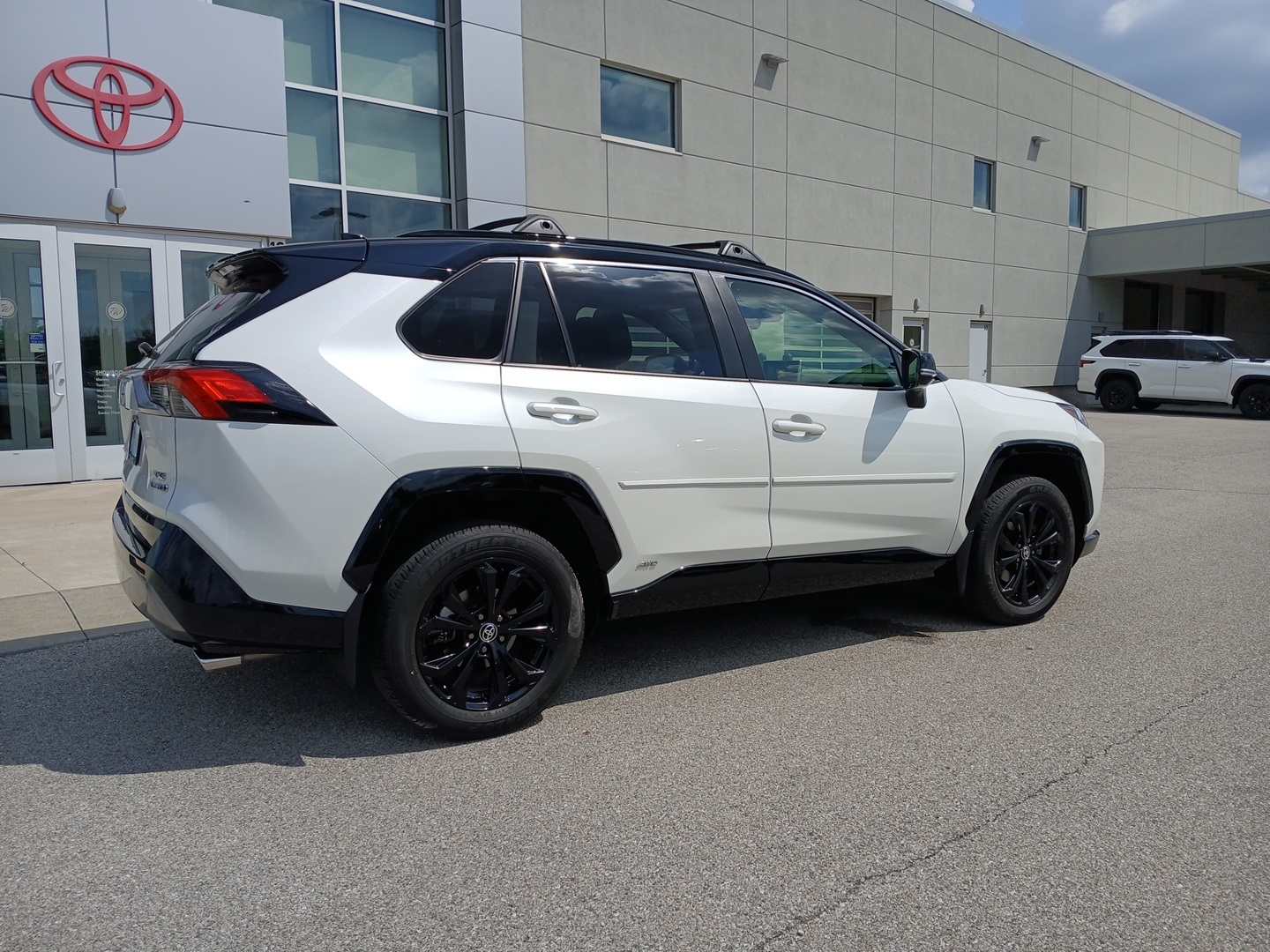 used 2022 Toyota RAV4 Hybrid car, priced at $35,878