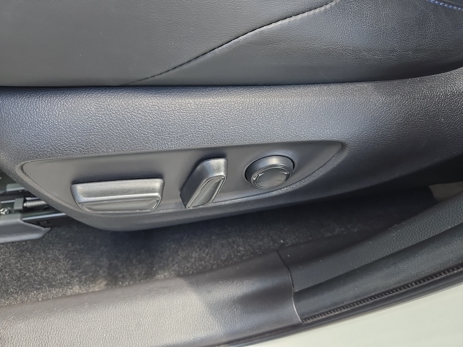 used 2022 Toyota RAV4 Hybrid car, priced at $35,878