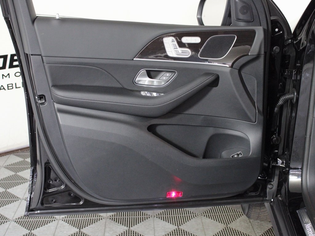 used 2025 Mercedes-Benz GLE car, priced at $61,895