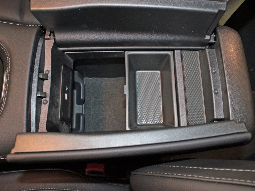 used 2025 Mercedes-Benz GLE car, priced at $61,895