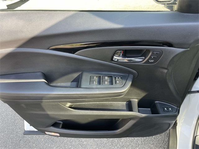 used 2022 Honda Pilot car, priced at $34,311