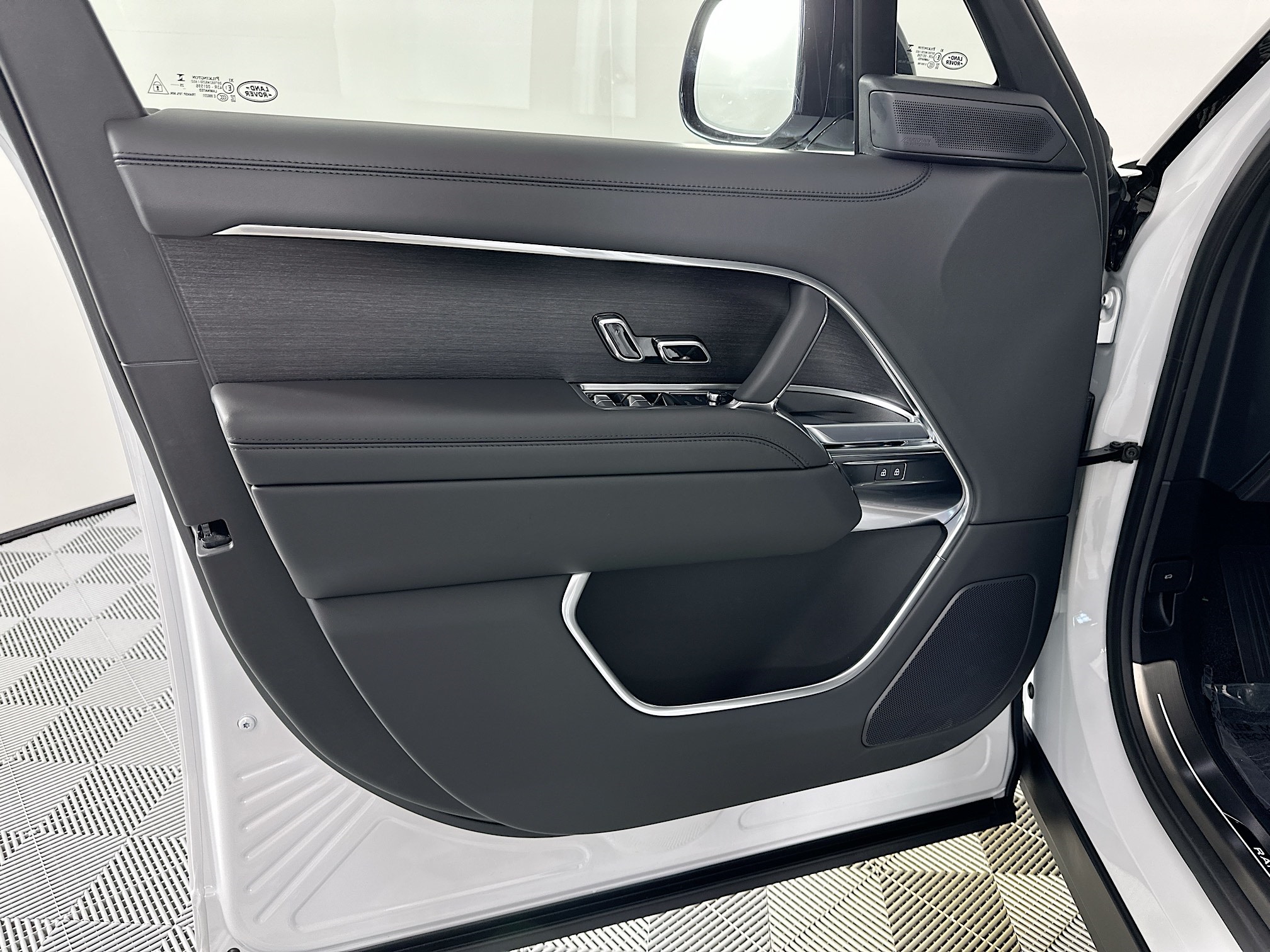 new 2025 Land Rover Range Rover car, priced at $162,175