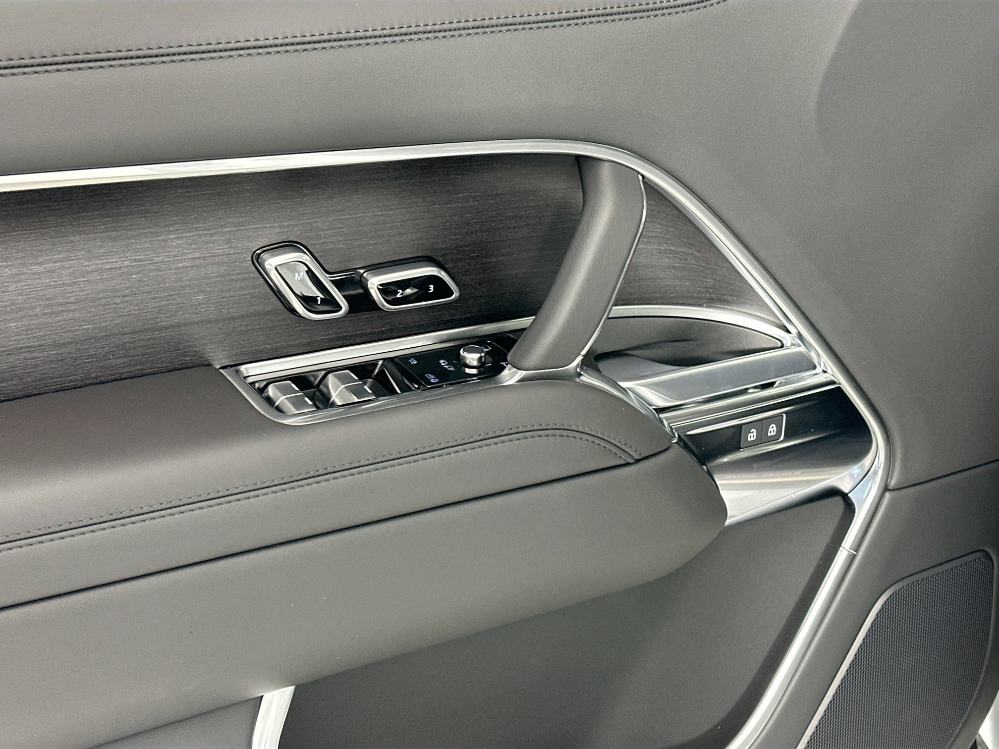 new 2025 Land Rover Range Rover car, priced at $162,175