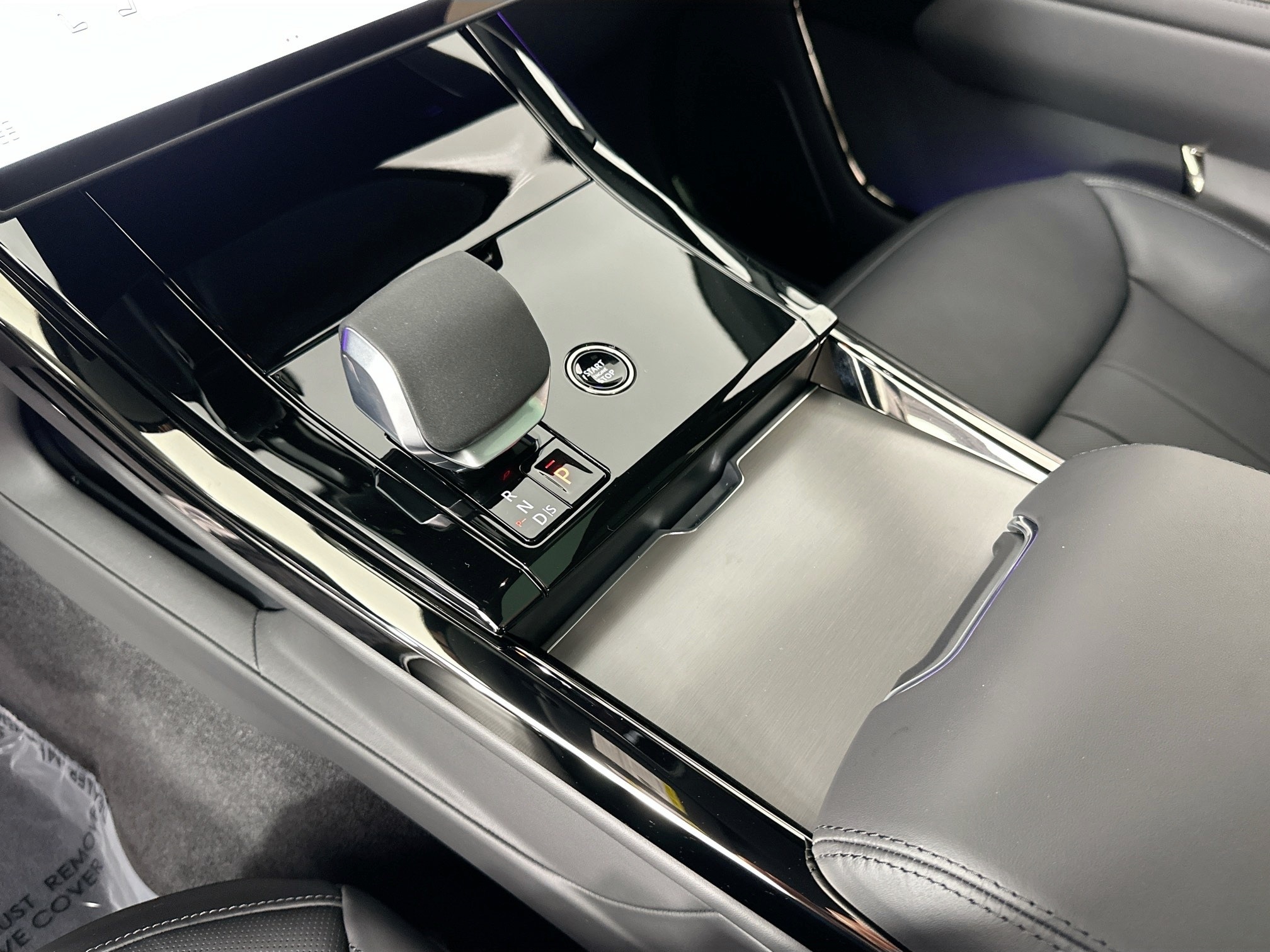 new 2025 Land Rover Range Rover Sport car