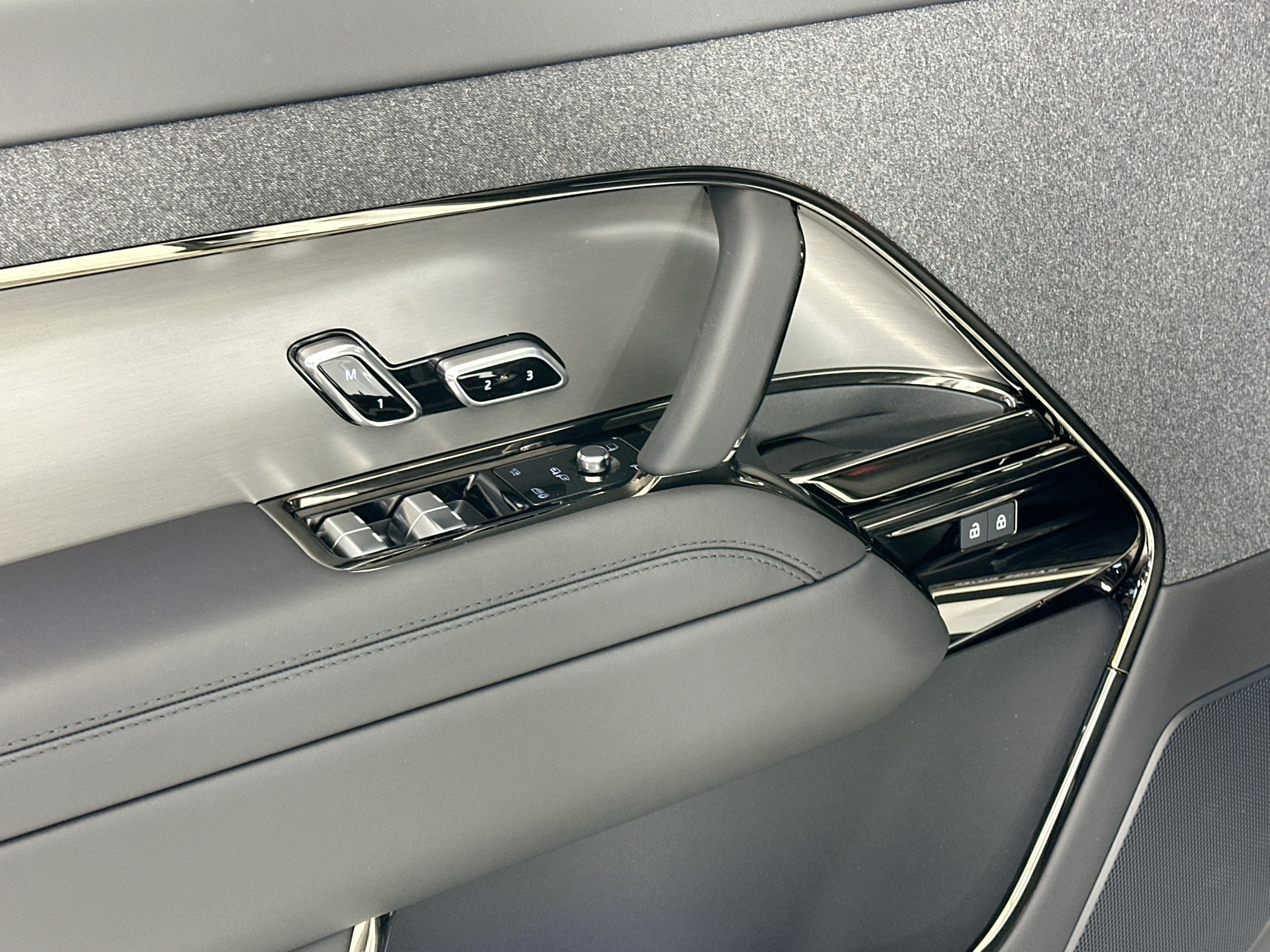 new 2025 Land Rover Range Rover Sport car