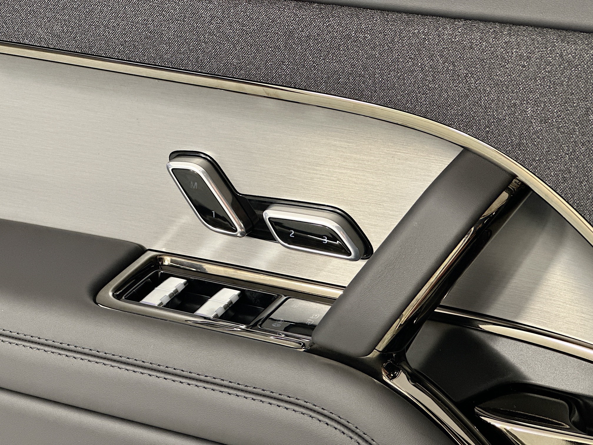 new 2025 Land Rover Range Rover Sport car