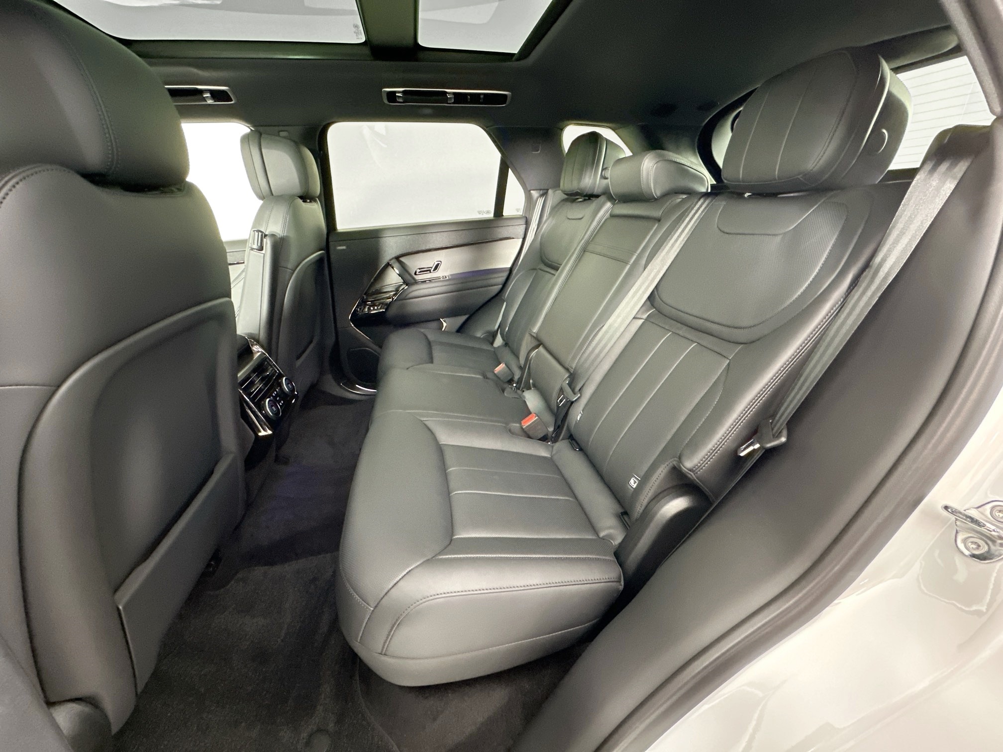 new 2025 Land Rover Range Rover Sport car