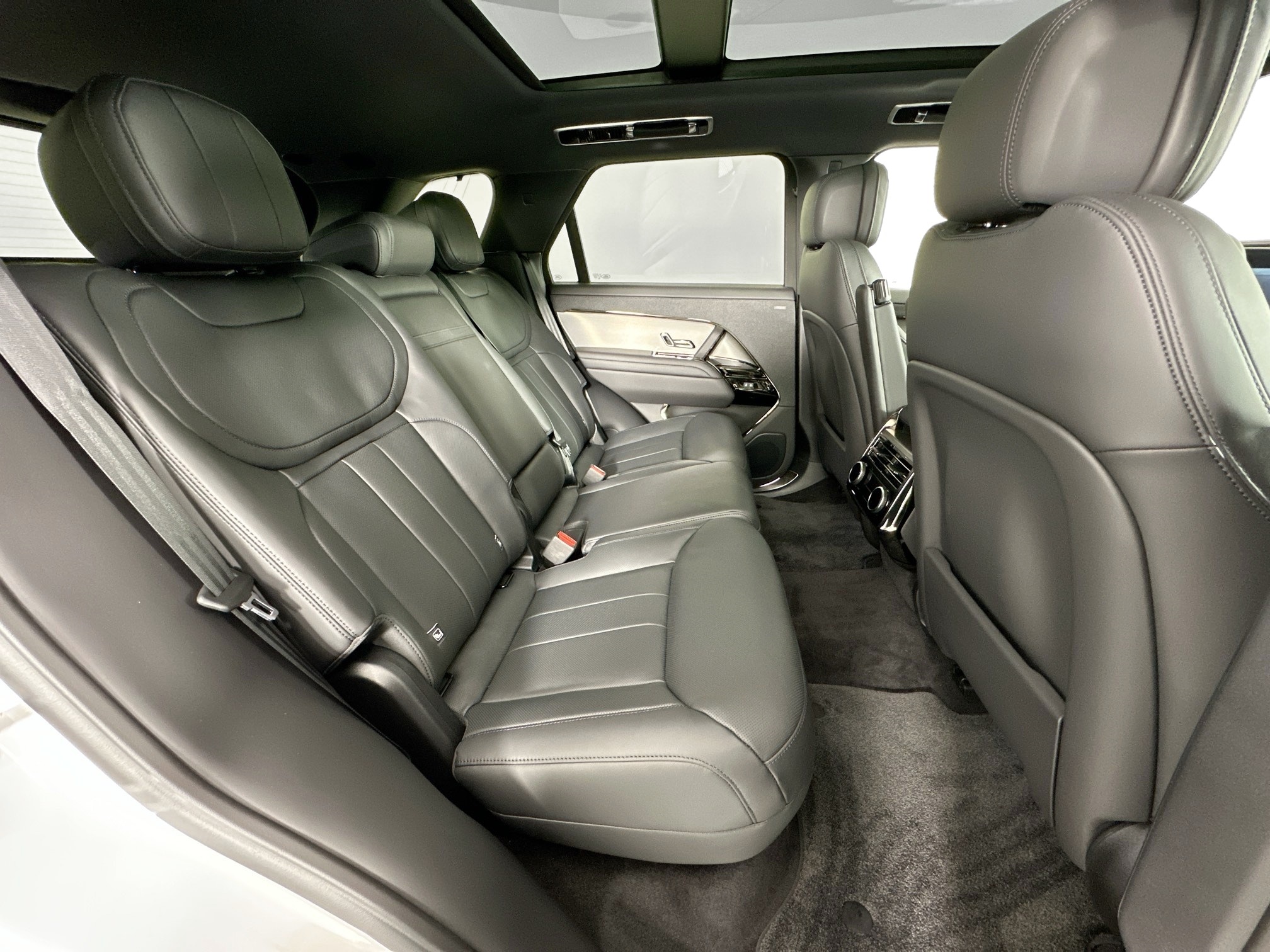 new 2025 Land Rover Range Rover Sport car