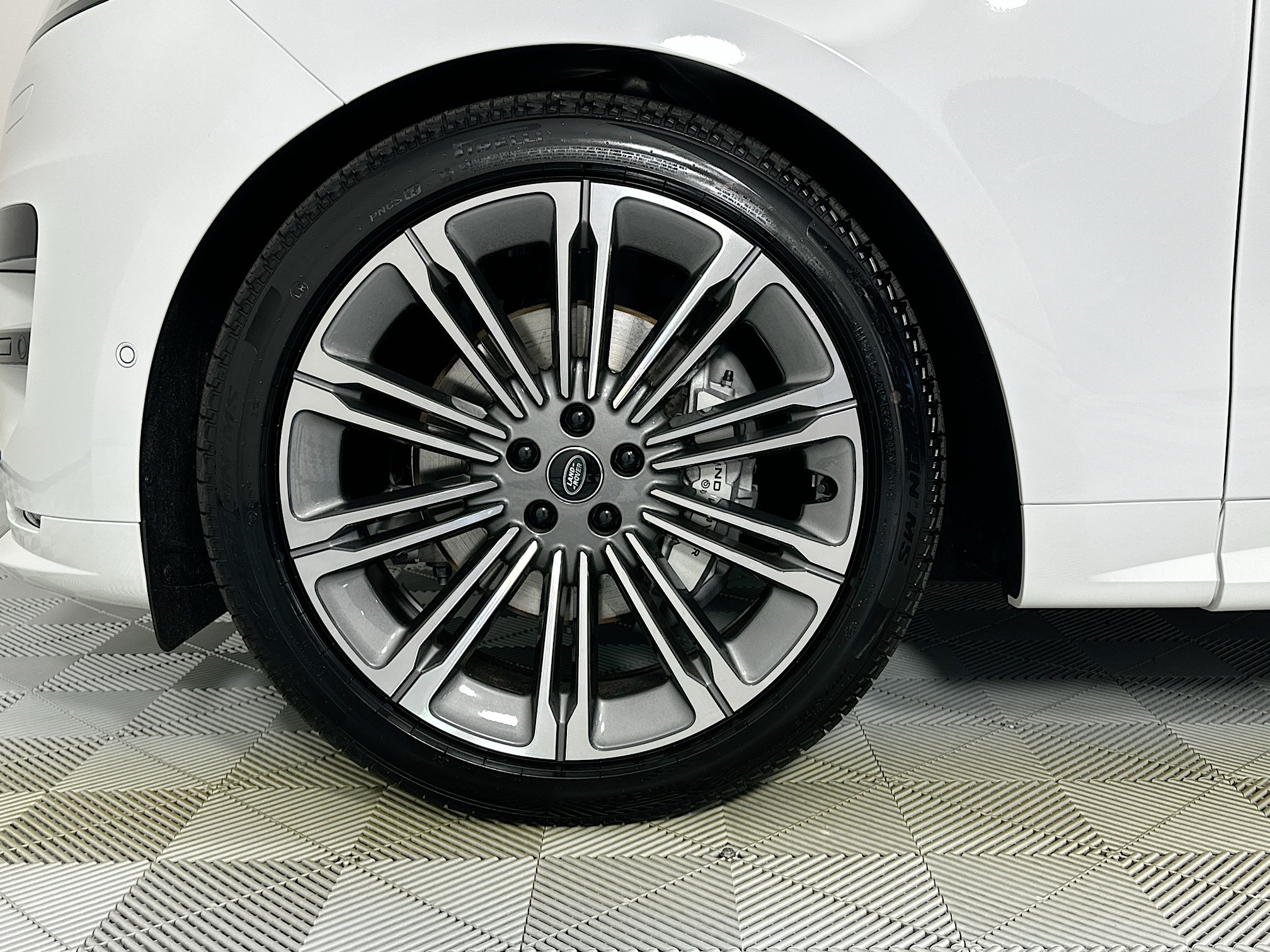 new 2025 Land Rover Range Rover Sport car