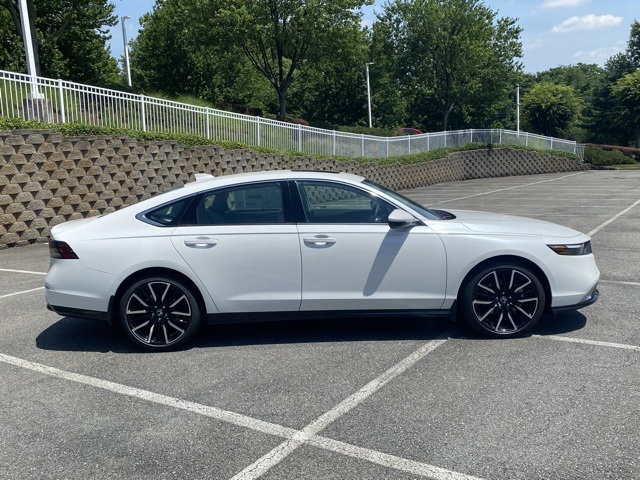 new 2025 Honda Accord Hybrid car, priced at $38,042