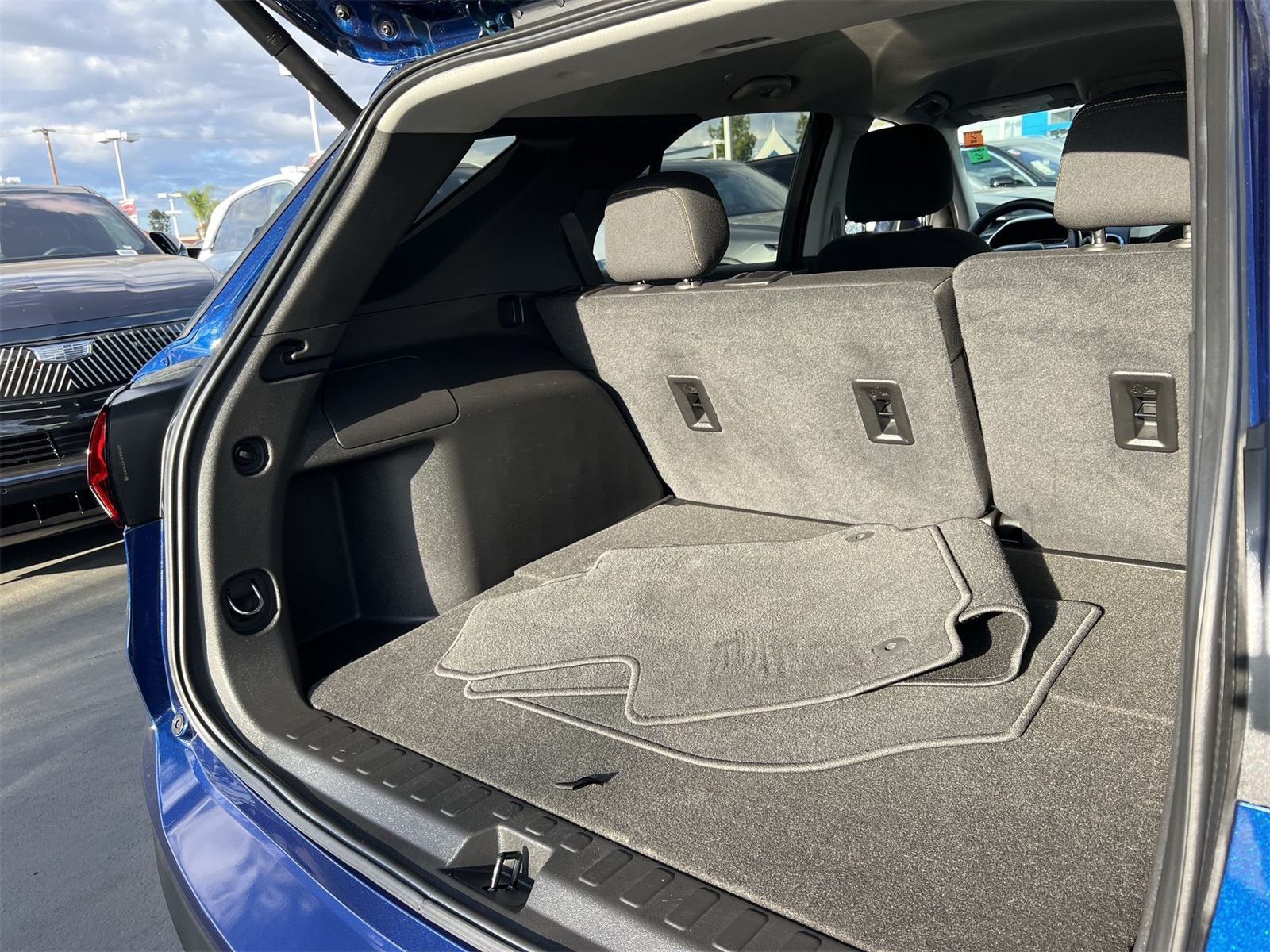 used 2023 Chevrolet Equinox car, priced at $23,991