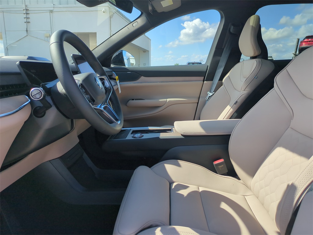 new 2025 Volvo EX90 car, priced at $77,350