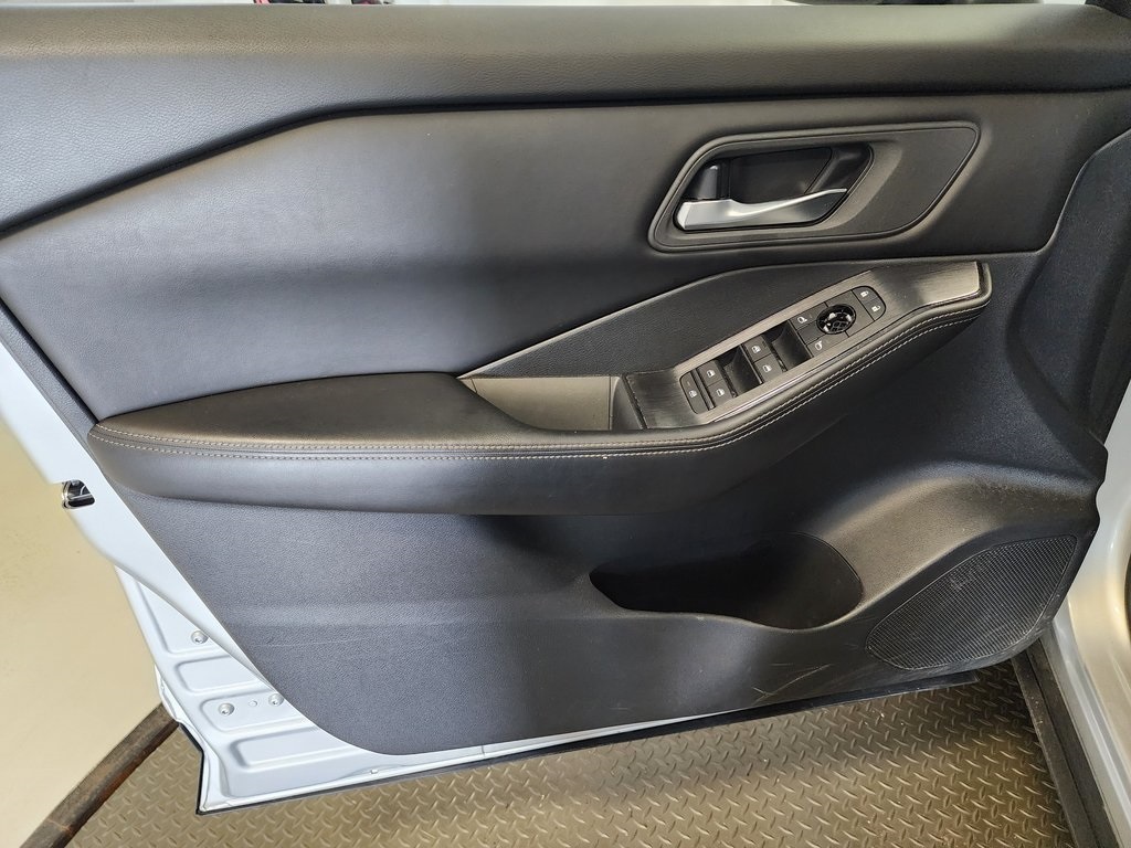 used 2024 Nissan Rogue car, priced at $23,664