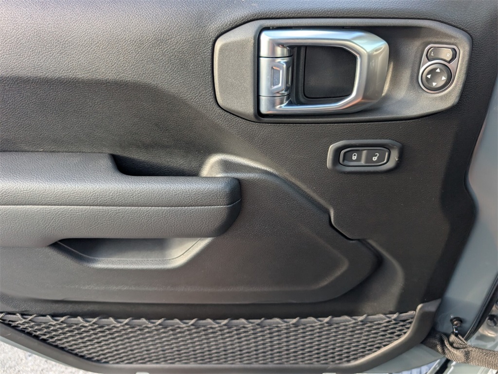 new 2025 Jeep Gladiator car, priced at $47,333