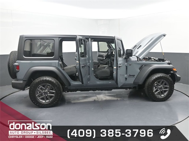 new 2025 Jeep Wrangler car, priced at $43,673