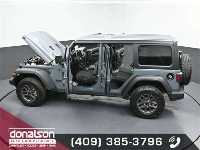 new 2025 Jeep Wrangler car, priced at $43,673