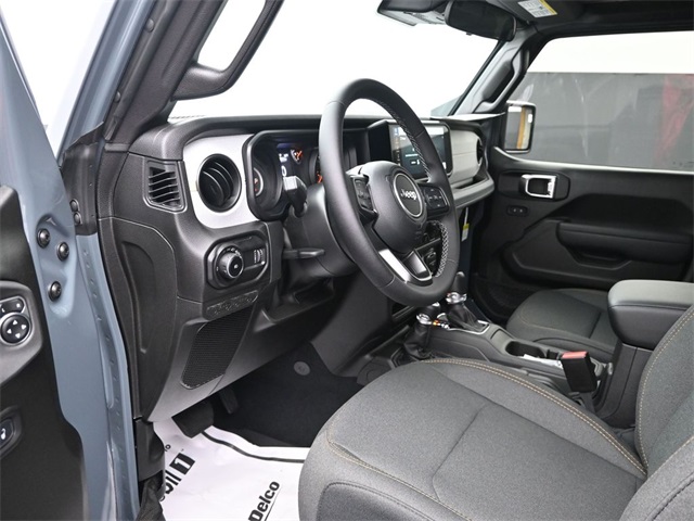 new 2025 Jeep Wrangler car, priced at $43,673