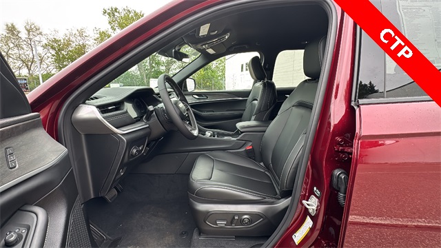 new 2025 Jeep Grand Cherokee car, priced at $48,703