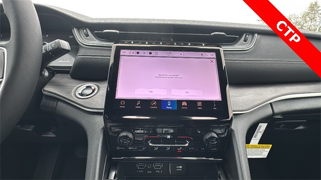 new 2025 Jeep Grand Cherokee car, priced at $48,703