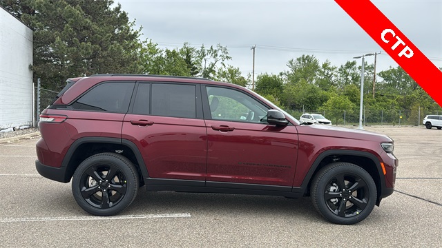 new 2025 Jeep Grand Cherokee car, priced at $48,703