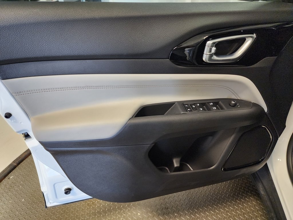 new 2025 Jeep Compass car, priced at $32,131