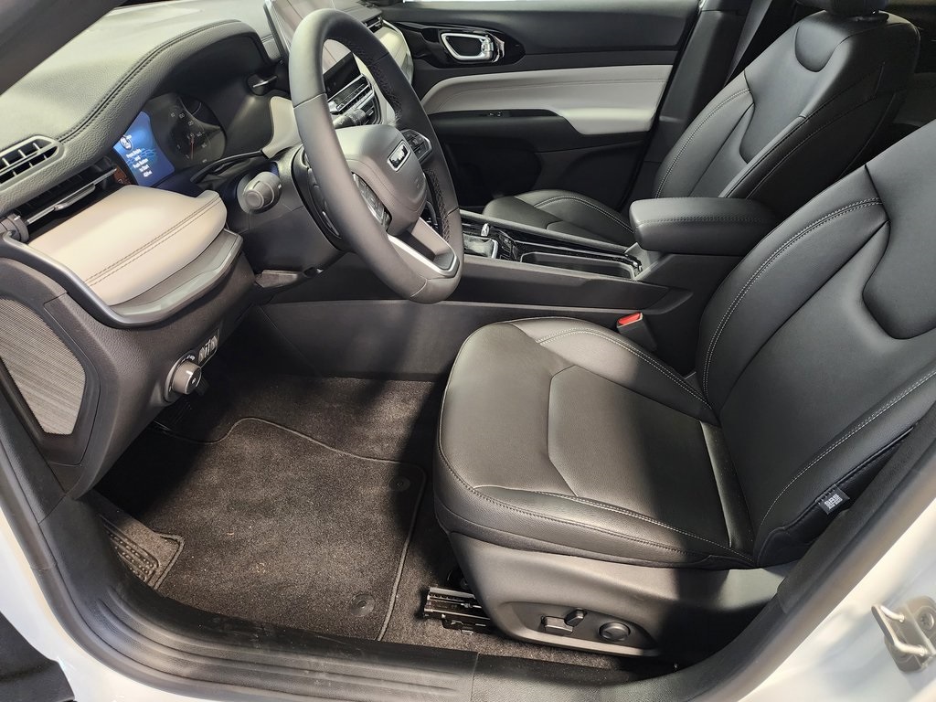 new 2025 Jeep Compass car, priced at $32,131