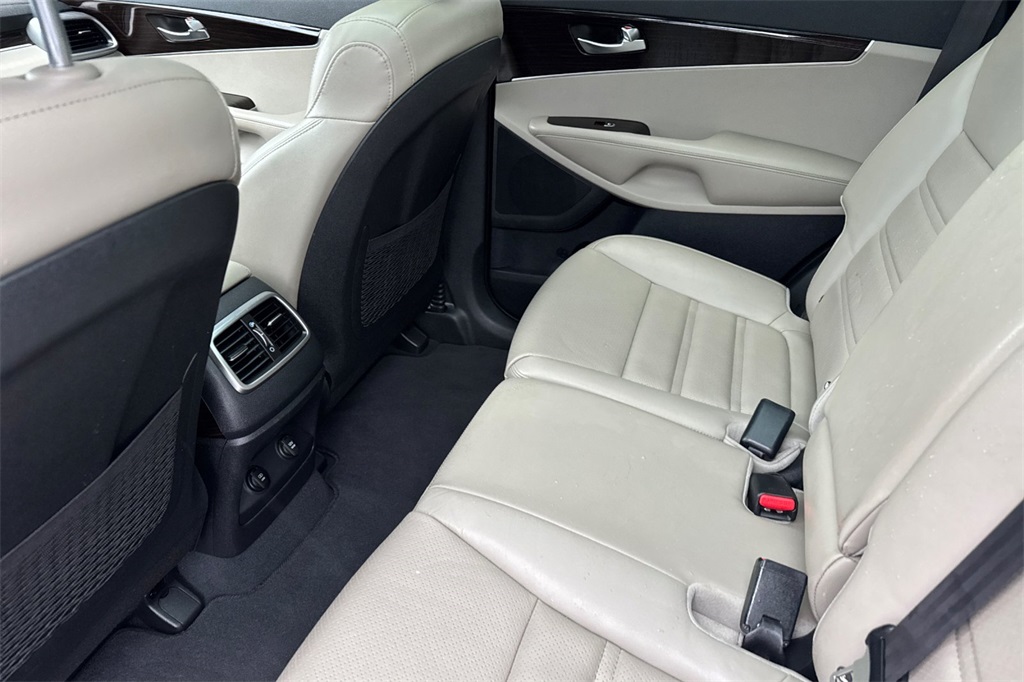 used 2020 Kia Sorento car, priced at $22,959