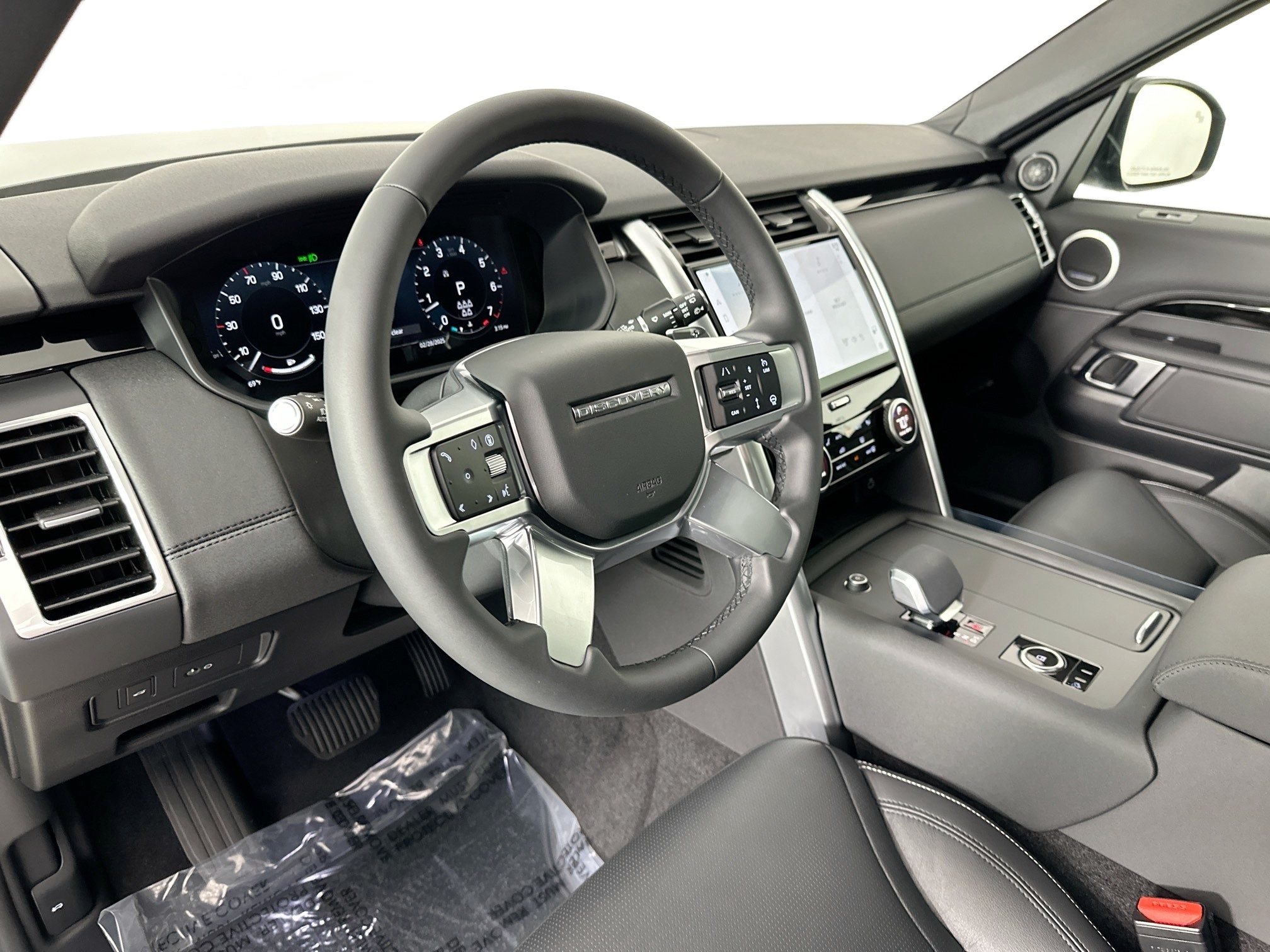 used 2025 Land Rover Discovery car, priced at $63,449