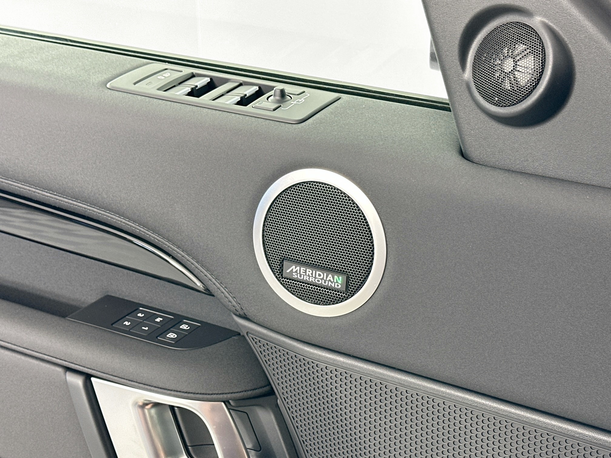 used 2025 Land Rover Discovery car, priced at $63,449