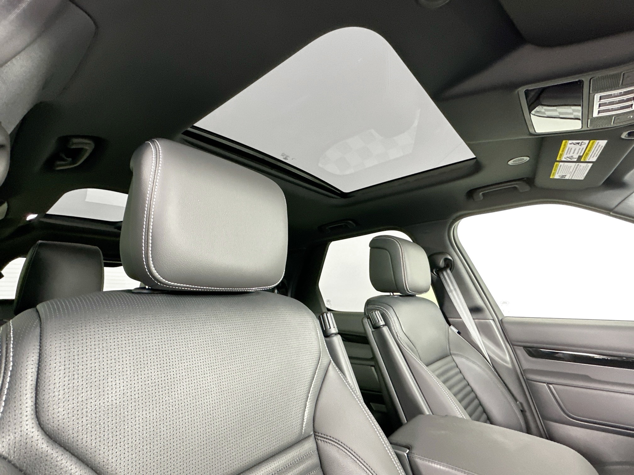 used 2025 Land Rover Discovery car, priced at $63,449