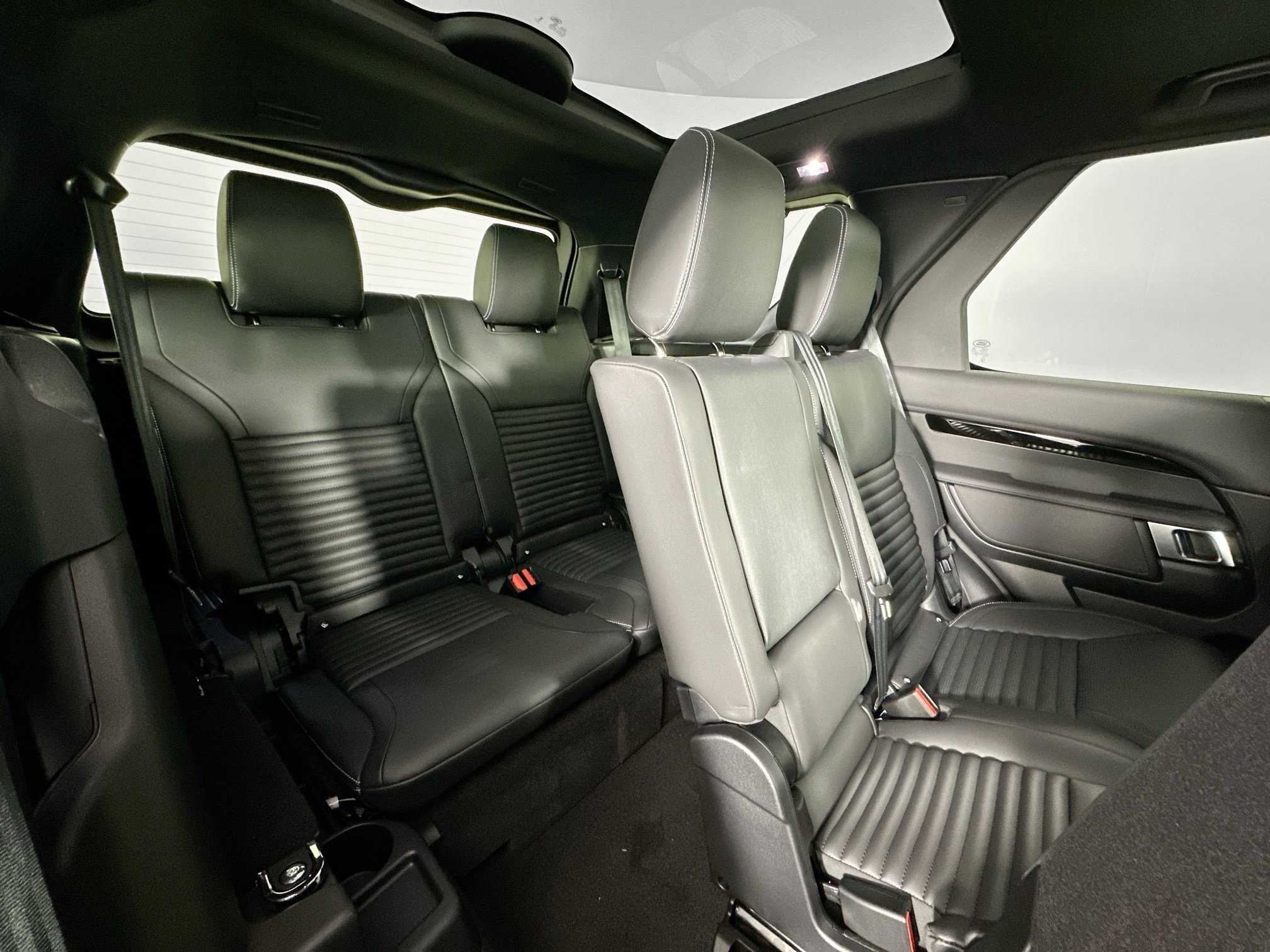 used 2025 Land Rover Discovery car, priced at $63,449