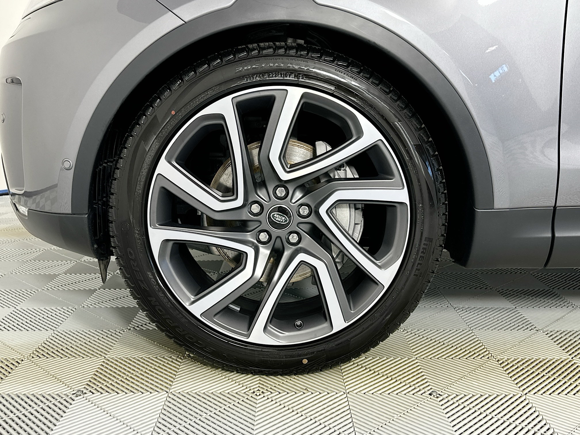 used 2025 Land Rover Discovery car, priced at $63,449