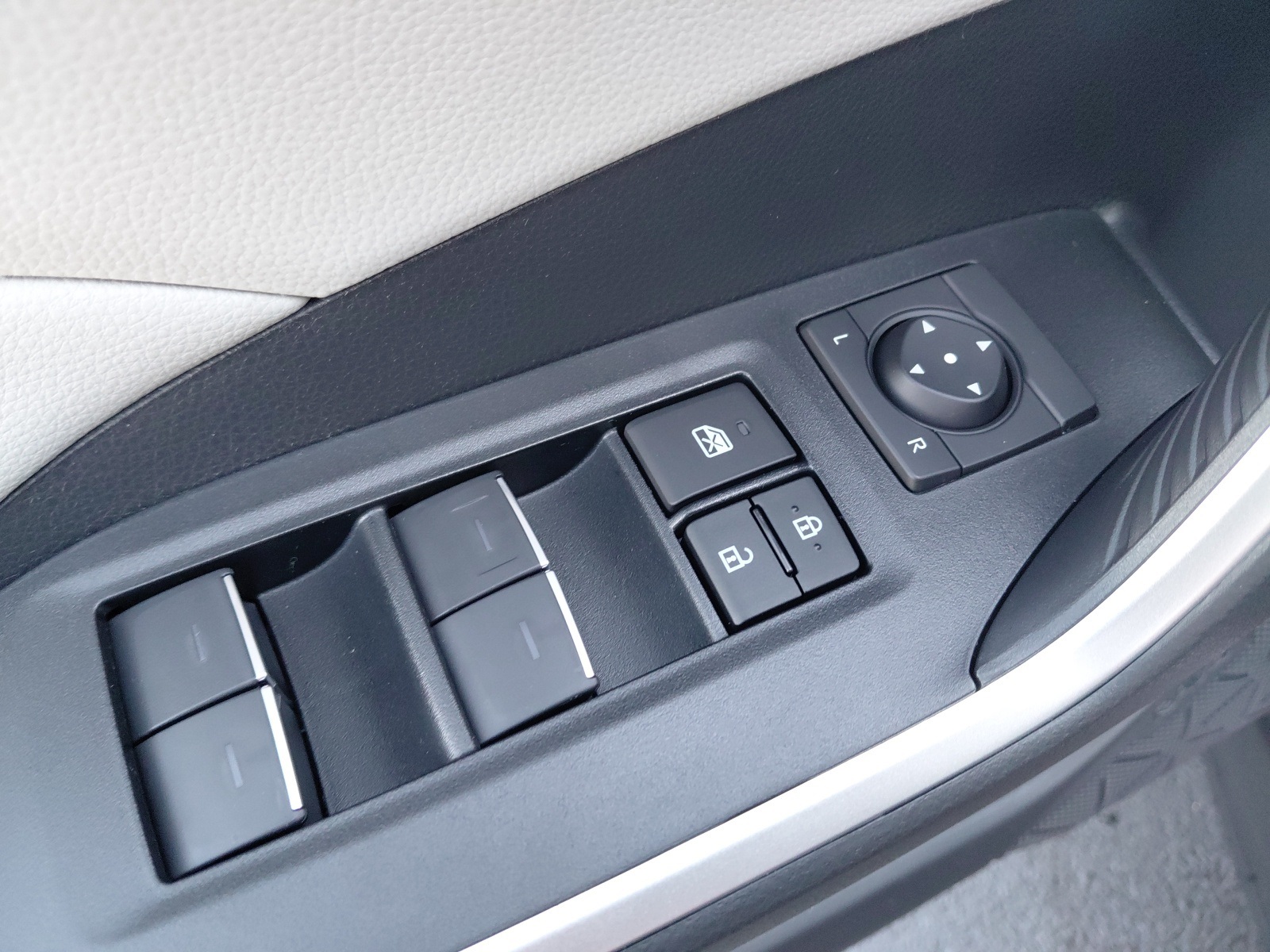 new 2025 Toyota RAV4 Hybrid car, priced at $39,633