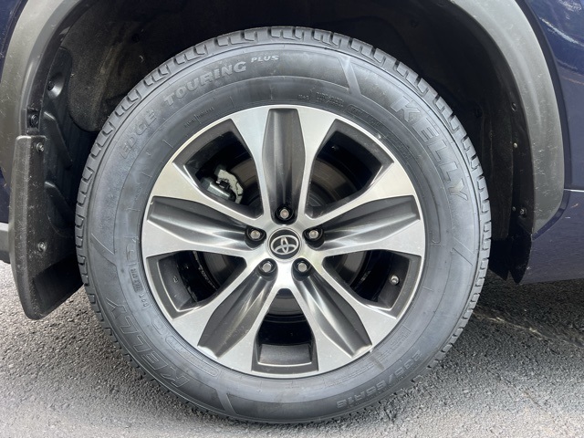 used 2022 Toyota Highlander car, priced at $36,250