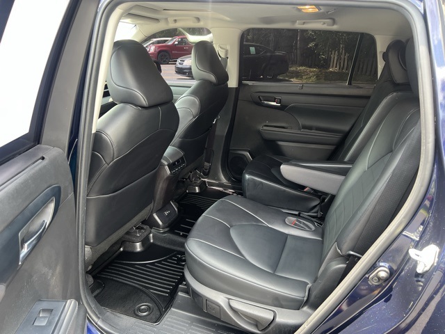 used 2022 Toyota Highlander car, priced at $36,250