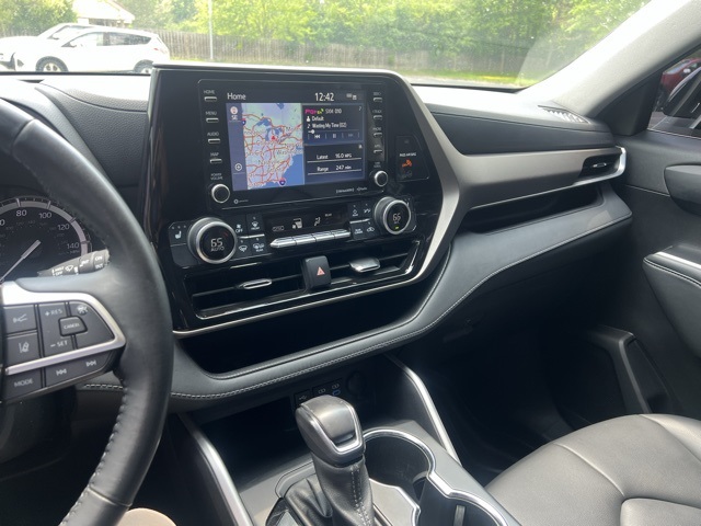used 2022 Toyota Highlander car, priced at $36,250