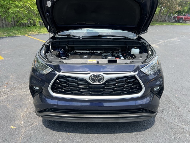 used 2022 Toyota Highlander car, priced at $36,250
