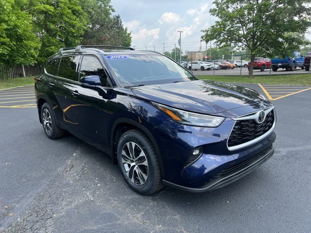 used 2022 Toyota Highlander car, priced at $36,250