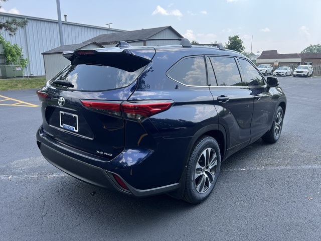 used 2022 Toyota Highlander car, priced at $36,250