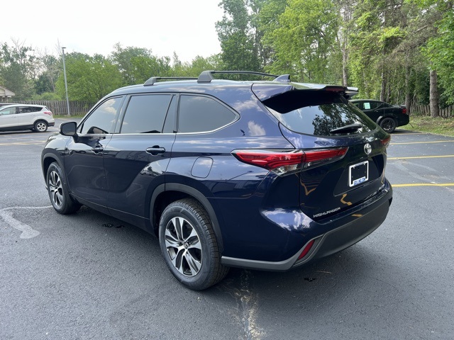 used 2022 Toyota Highlander car, priced at $36,250