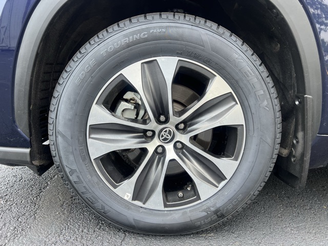 used 2022 Toyota Highlander car, priced at $36,250
