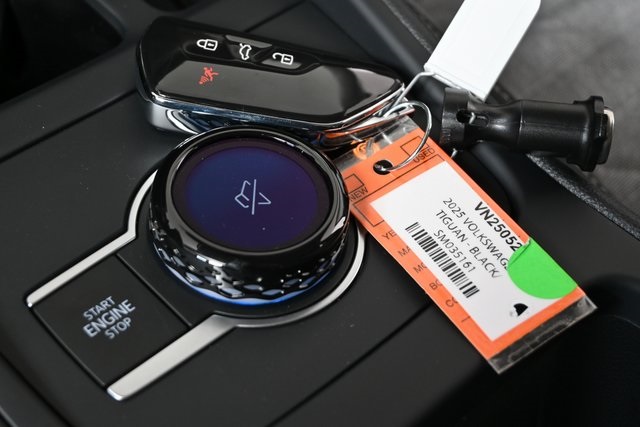 new 2025 Volkswagen Tiguan car, priced at $33,561