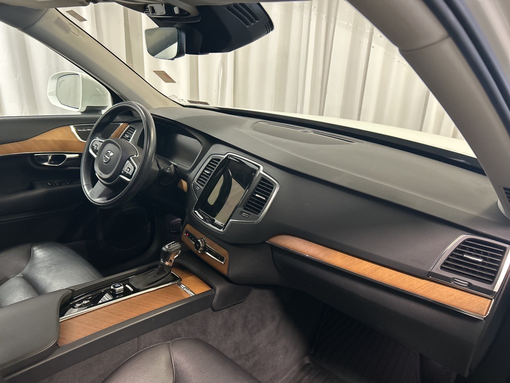 used 2022 Volvo XC90 car, priced at $29,390